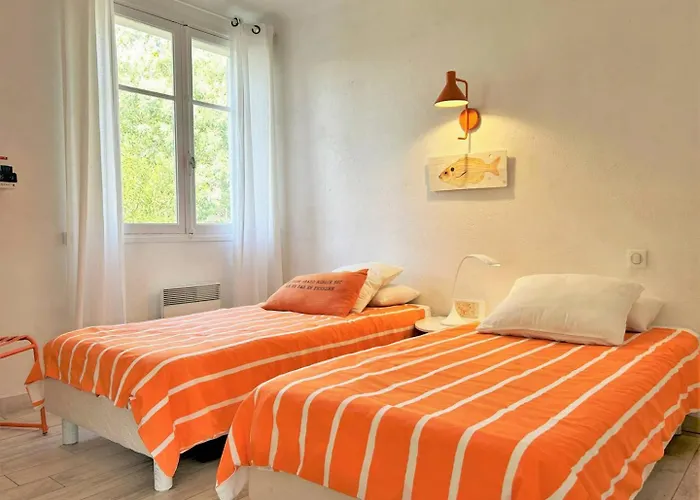 B0065-019 3 Pieces 4 Couchages Bormes Les Mimosas Апартаменты