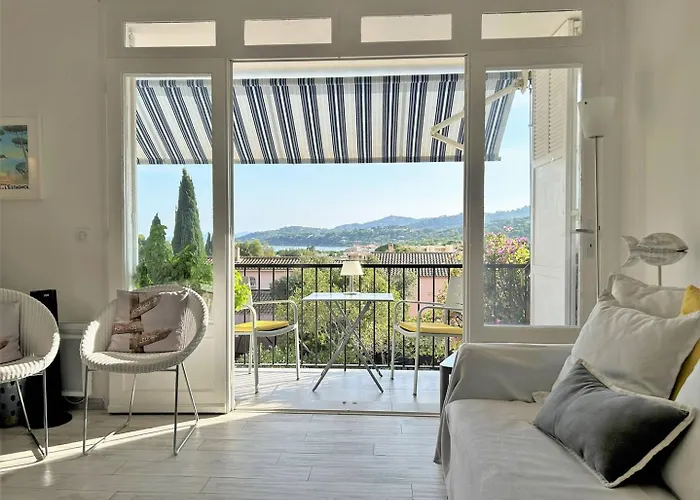 B0065-019 3 Pieces 4 Couchages Bormes Les Mimosas * Борм-ле-Мимоза